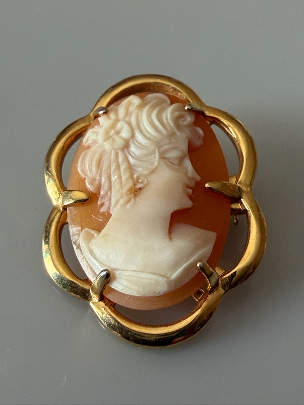 Vintage hand carved natural shell Cameo brooch pin, 12K GF